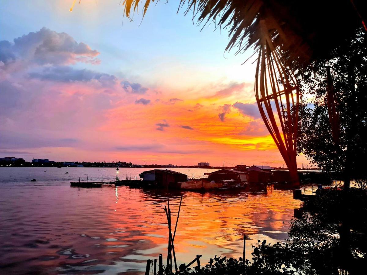 Mekong Riverside Homestay Vinh Long Exterior photo